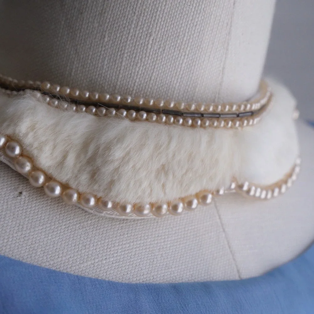 The sweetest vintage 1960s‎ Art Craft ivory rabbit fur and pearly collar